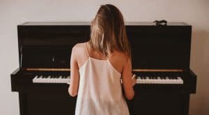 7 piano warm-ups to improve technique piano warm-up exercises beginners